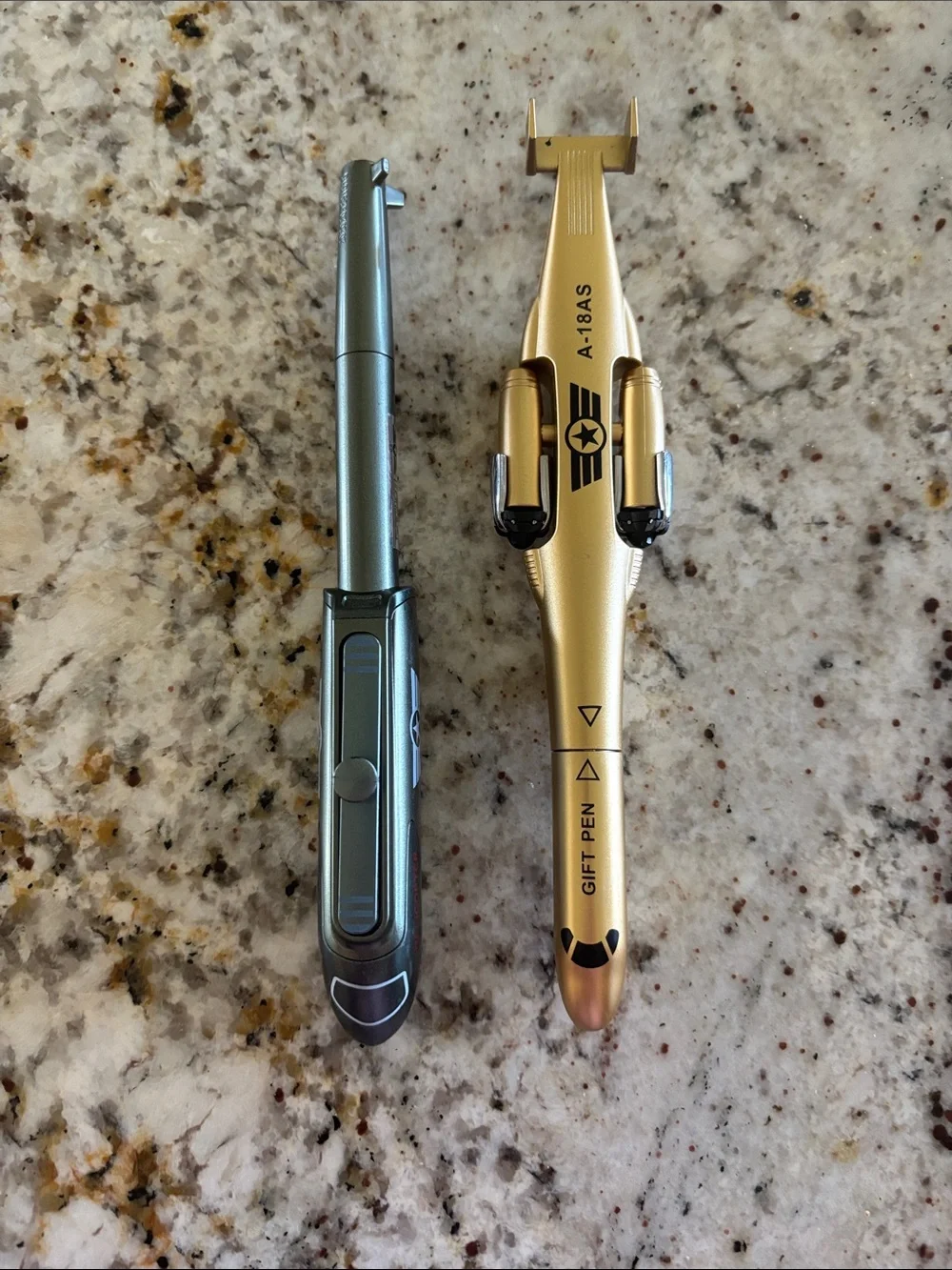 Stationary set, aircraft pens